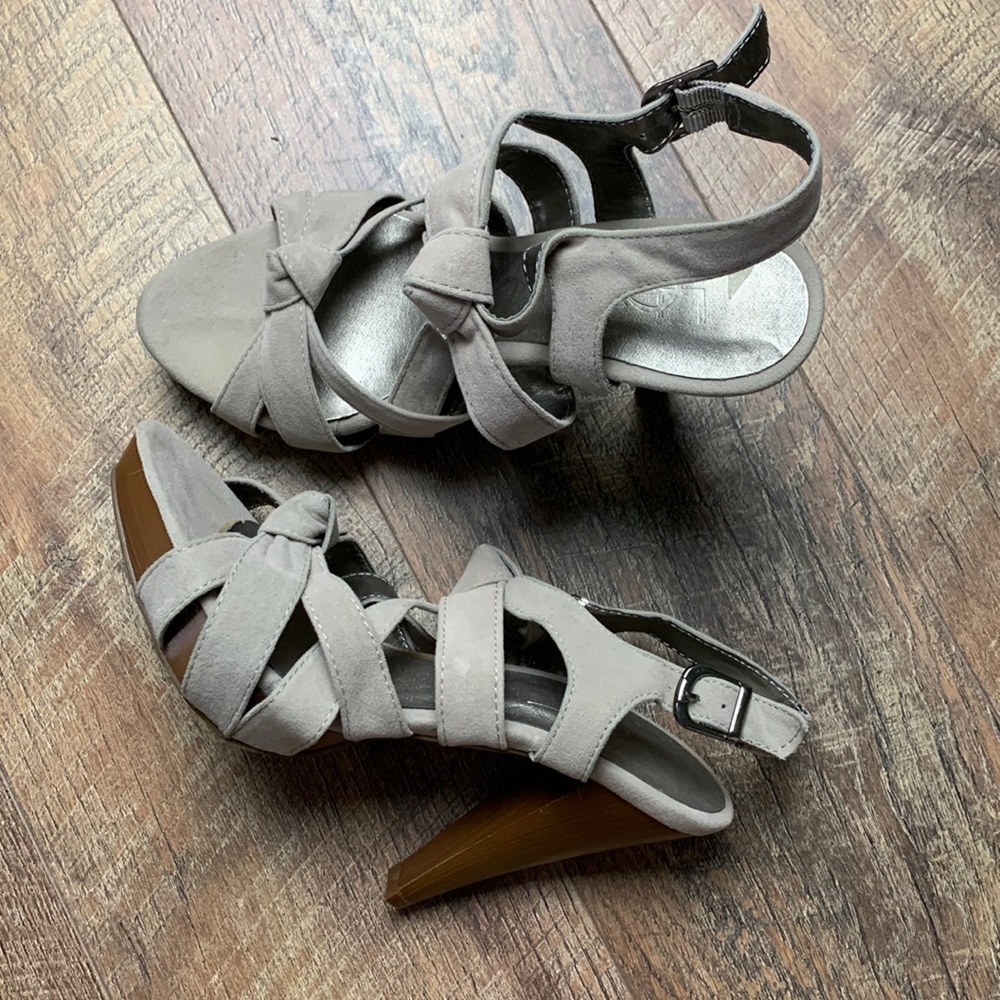 F24 shoes size 7